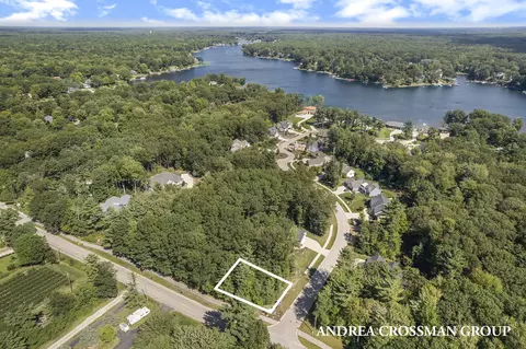 16179 Coventry Ln #30, Spring Lake, MI 49456