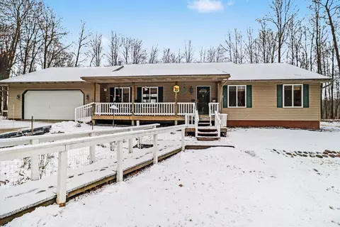 6175 Fox Run Cir, Canadian Lakes, MI 49346