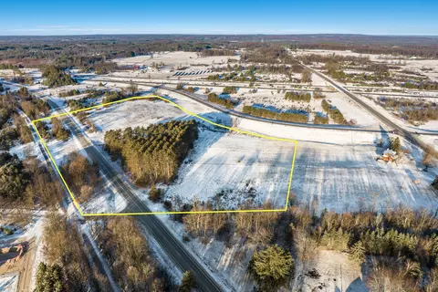 13751 Mackinaw Trl, Leroy, MI 49655