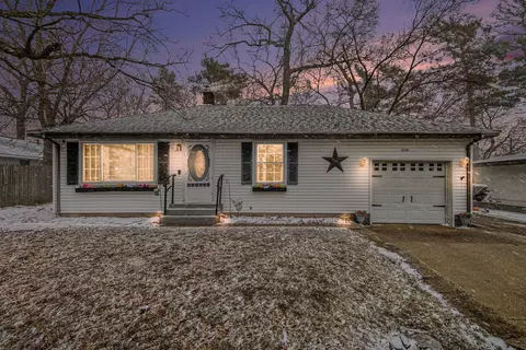 820 S Quarterline Rd, Muskegon, MI 49442