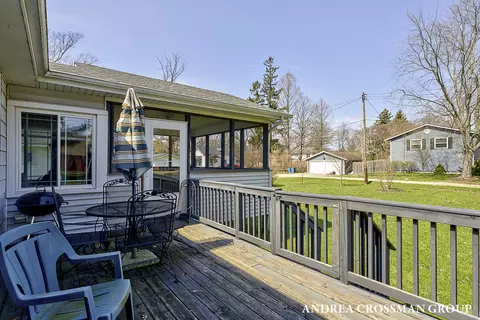 658 Allegan St, Saugatuck, MI 49453