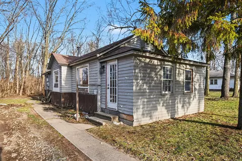 1220 S 3rd St, Niles, MI 49120