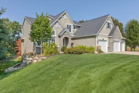 3459 Wolven Ridge Dr, Rockford, MI 49341