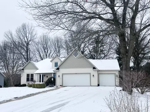 15401 Sundew St, Grand Haven, MI 49417