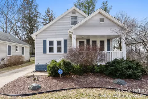 924 Elliott St SE, Grand Rapids, MI 49507