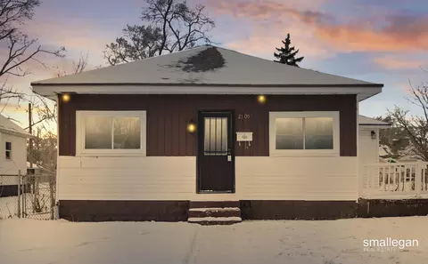 2109 Hoyt St, Muskegon, MI 49444