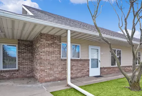 5514 Ivy Dr, Stevensville, MI 49127