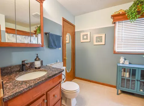 Bath - 444 Simco Dr, Coldwater, MI 49036 photo 3 of 5