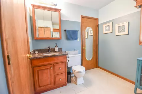 Bath - 444 Simco Dr, Coldwater, MI 49036 photo 1 of 5