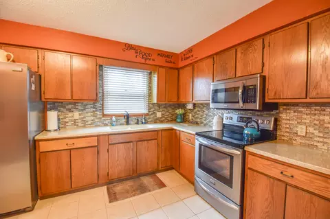 Kitchen - 444 Simco Dr, Coldwater, MI 49036 photo 3 of 5