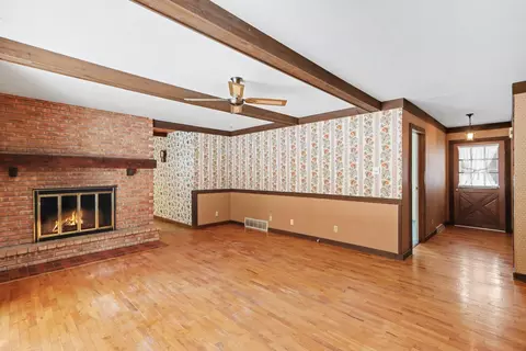 Living - 14789 E Augusta Dr, Augusta, MI 49012 photo 3 of 3