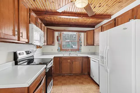 Kitchen - 14789 E Augusta Dr, Augusta, MI 49012 photo 1 of 1