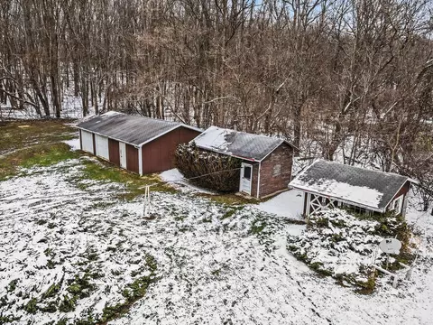 Exterior - 14789 E Augusta Dr, Augusta, MI 49012 photo 7 of 8