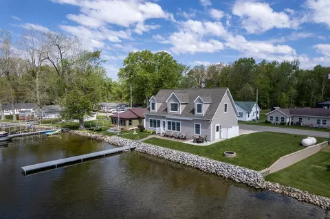 Exterior - 243 E Rose Rd, Coldwater, MI 49036 photo 2 of 7