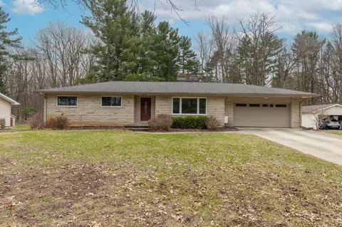 5097 Merriman Rd, Jackson, MI 49201