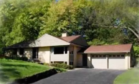 2244 Sycamore Ln, Kalamazoo, MI 49008