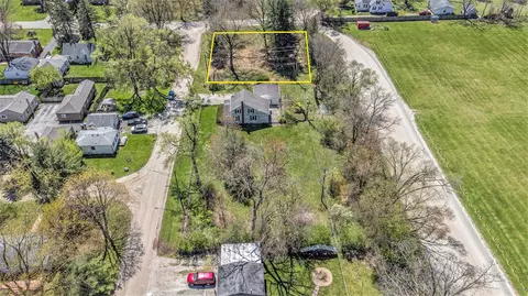01 Hillcrest Dr, Whitmore Lake, MI 48189