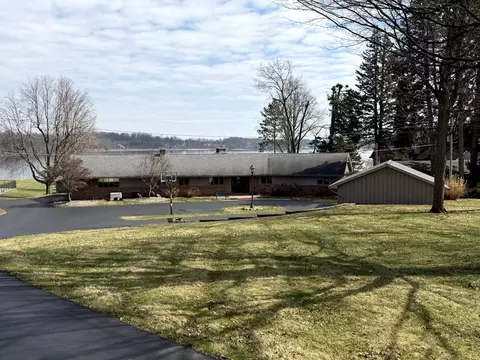 1851 Steamburg Rd, Hillsdale, MI 49242
