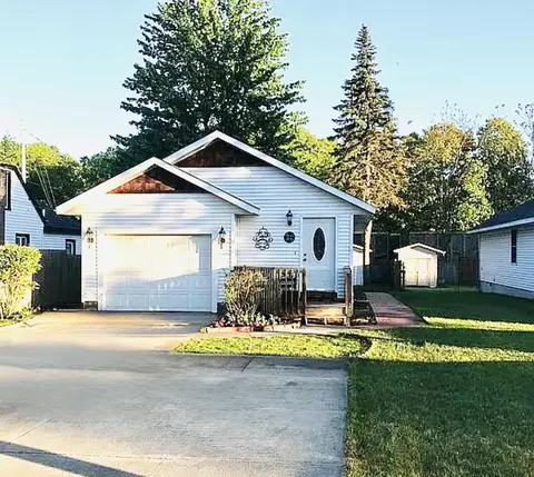 2317 Norman Ave, Norton Shores, MI 49441