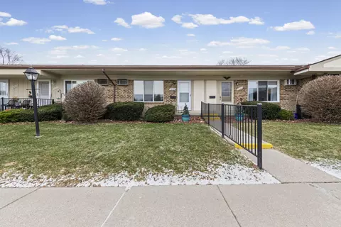 25229 Franklin Ter #5, South Lyon, MI 48178