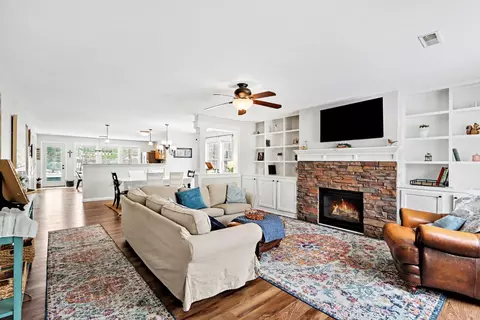 656 Cliffwood Ave, Portage, MI 49002