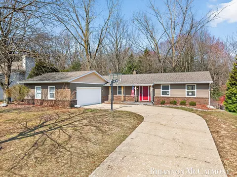 16151 Terrace Rd, Spring Lake, MI 49456
