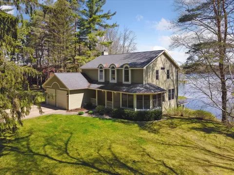 8872 Hidden Harbor Dr, Rodney, MI 49342