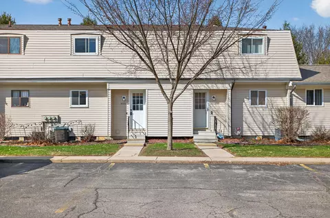 4532 Westbrook Dr, Jackson, MI 49201