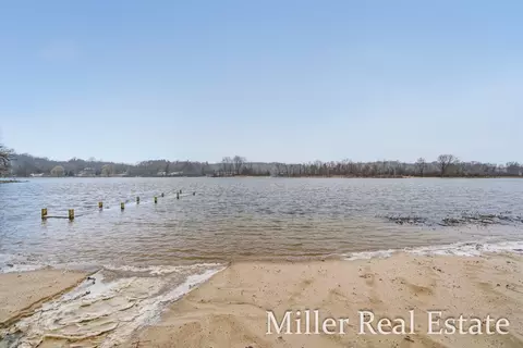 153 Sunset Dr, Dowling, MI 49050 photo 2
