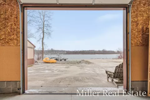 153 Sunset Dr, Dowling, MI 49050 photo 11