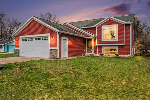 3021 Rose Dr, Allegan, MI 49010