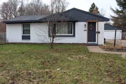 1545 Iowa St SW, Wyoming, MI 49509