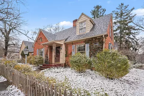 2006 Centerridge Rd, Kalamazoo, MI 49008