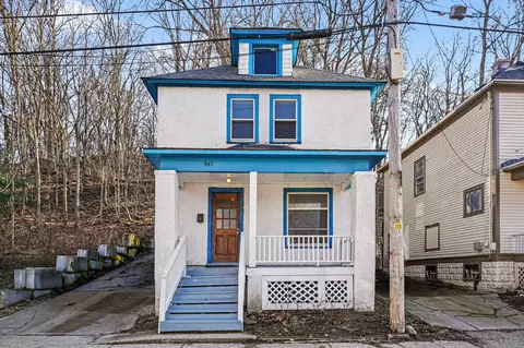 947 Bellevue Pl, Kalamazoo, MI 49007