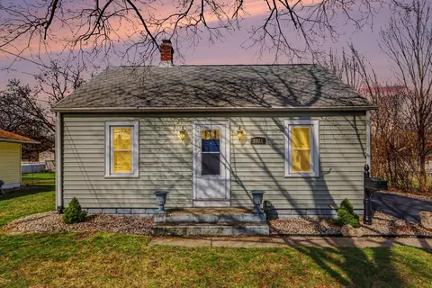 2421 Parchmount Ave, Kalamazoo, MI 49004