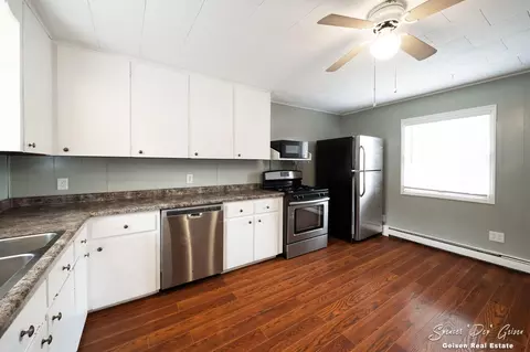 Kitchen - 5856 Kiddville Rd, Belding, MI 48809 photo 4 of 7