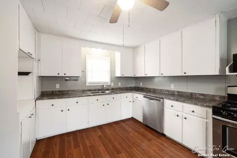 Kitchen - 5856 Kiddville Rd, Belding, MI 48809 photo 2 of 7