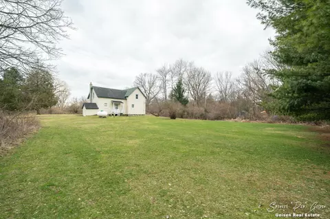 Exterior - 5856 Kiddville Rd, Belding, MI 48809 photo 5 of 11