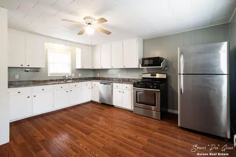 Kitchen - 5856 Kiddville Rd, Belding, MI 48809 photo 1 of 7