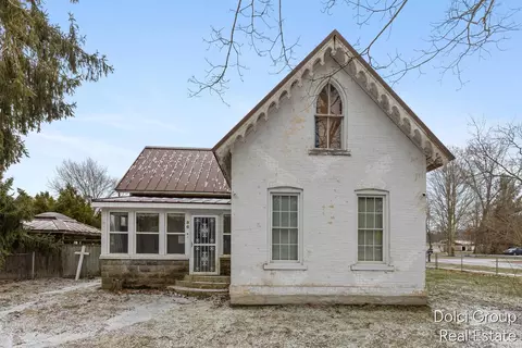 86 S Vosper St, Saranac, MI 48881