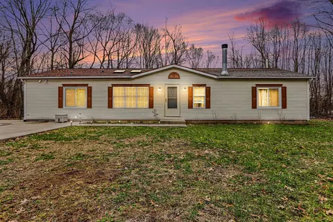 57823 Mitchell Rd, Three Rivers, MI 49093