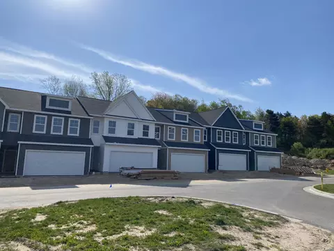 4852 Hidden River Ave SW #56, Wyoming, MI 49418