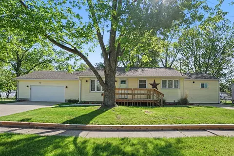 112 Poplar St, Gobles, MI 49055
