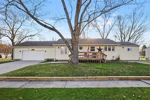 112 Poplar St, Gobles, MI 49055