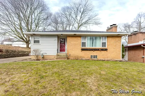 1435 Diamond Ave NE, Grand Rapids, MI 49505