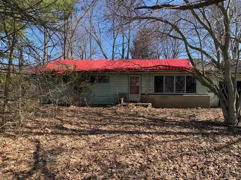 4576 E Snow Rd, Berrien Springs, MI 49103