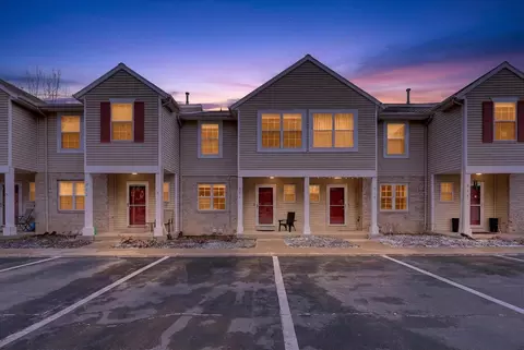 974 Ada Pl Dr SE, Grand Rapids, MI 49546
