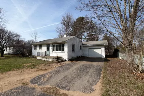 132 Lilac St, Paw Paw, MI 49079