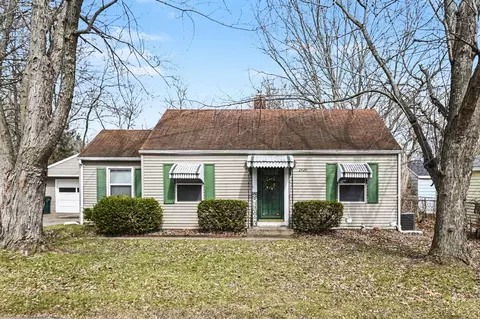 2820 Reo Rd, Lansing, MI 48911