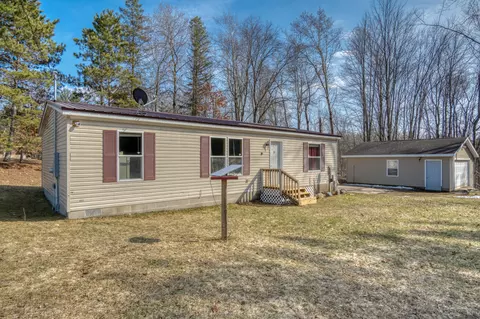 17751 Kent Ave, Morley, MI 49336